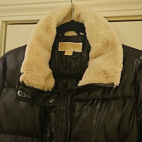 Michael MK small Faux Shearling Trim Puffer Jacket Vegan materials - Picture 4 of 11